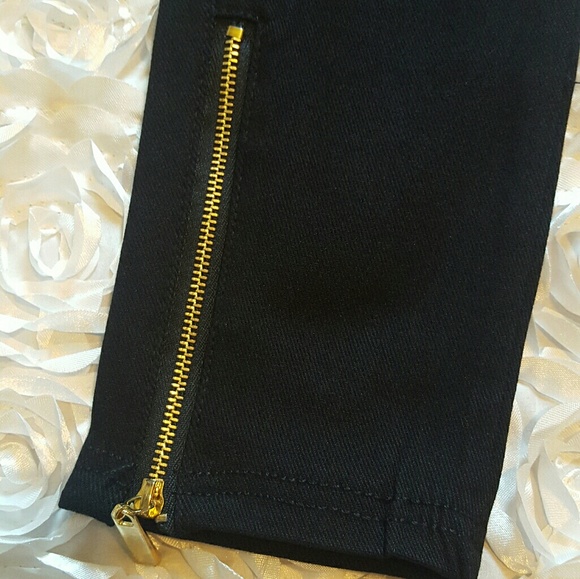 Host pick Black moto jeggings with ankle zipper - Picture 4 of 7